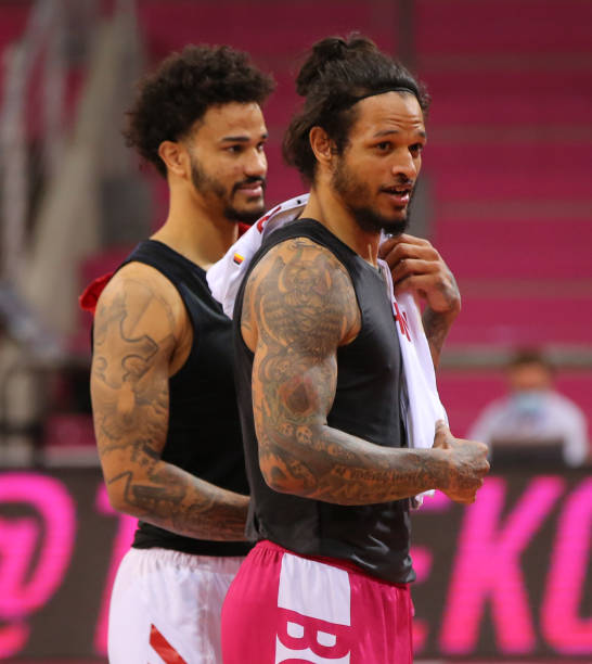 通过引入一 通过引入一