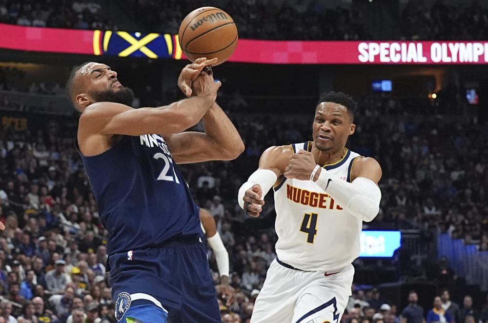 稳健表现 稳健表现